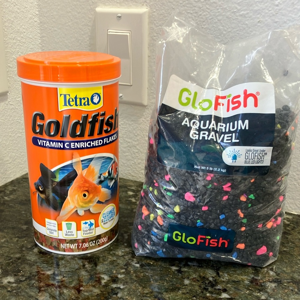 Goldfish Flakes and GloFish Aquarium Gravel Set🐟